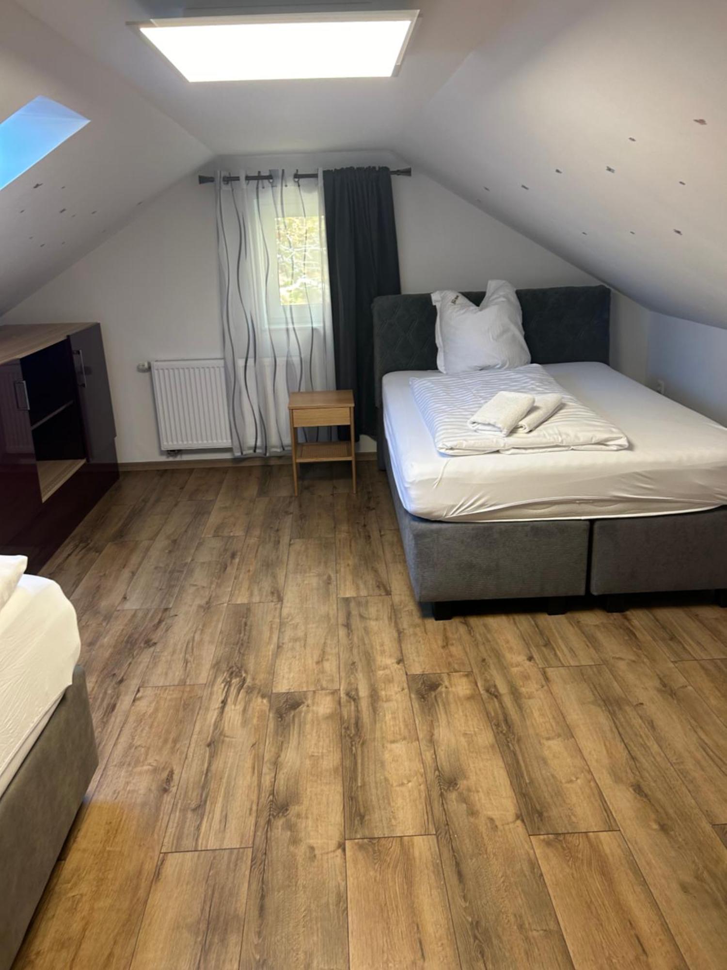 Gaststaette Puetz Hotel Siegen Ngoại thất bức ảnh