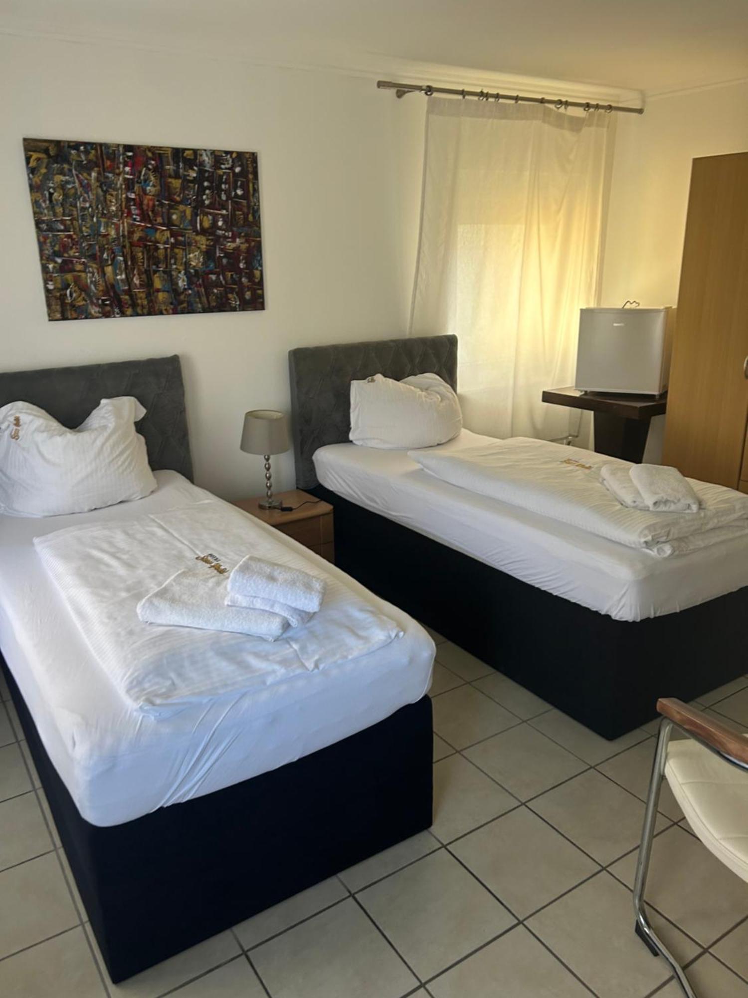 Gaststaette Puetz Hotel Siegen Ngoại thất bức ảnh