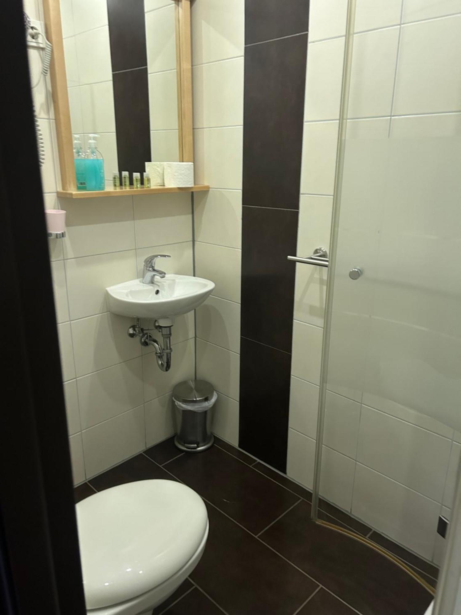 Gaststaette Puetz Hotel Siegen Ngoại thất bức ảnh
