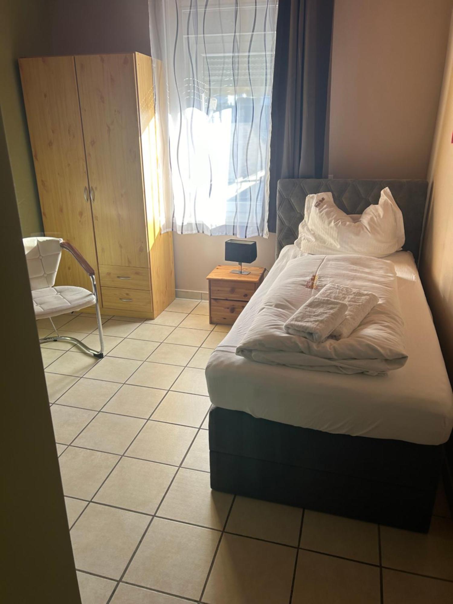 Gaststaette Puetz Hotel Siegen Ngoại thất bức ảnh