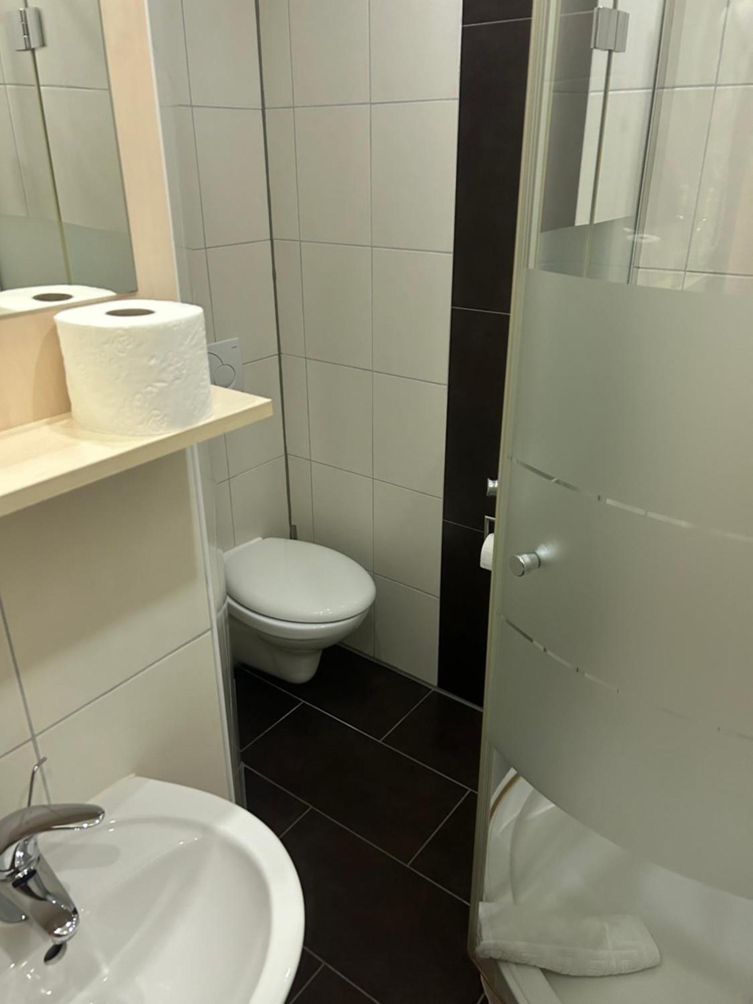 Gaststaette Puetz Hotel Siegen Ngoại thất bức ảnh