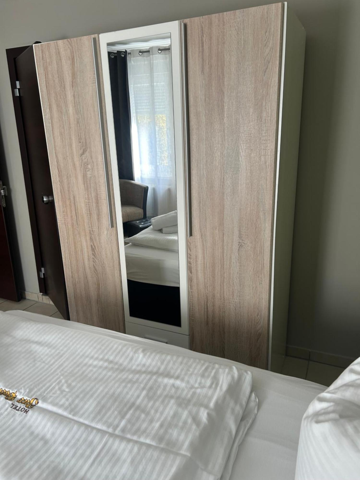 Gaststaette Puetz Hotel Siegen Ngoại thất bức ảnh