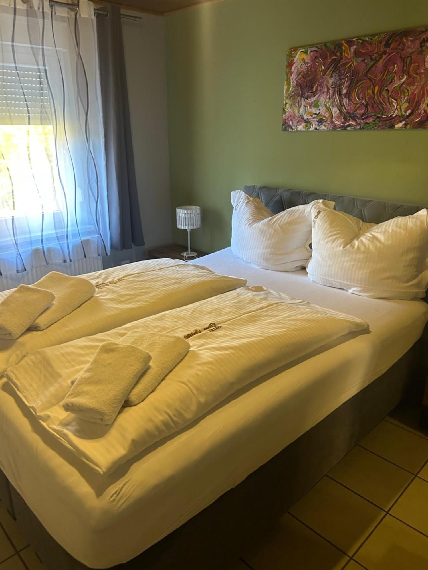 Gaststaette Puetz Hotel Siegen Ngoại thất bức ảnh